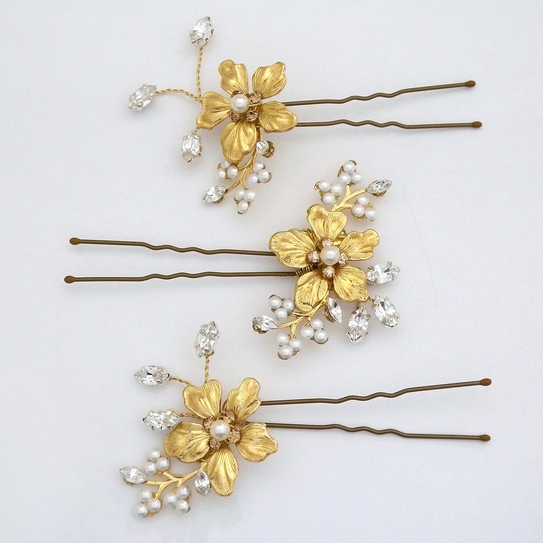 Gold flower shop hair pins